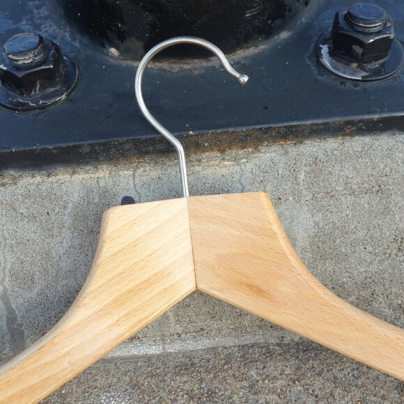 Vintage Canadian Pacific Hotels & Resorts Wood Hanger - Picture 2 of 13